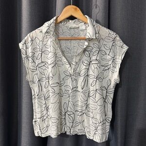 Short sleeve top with collar